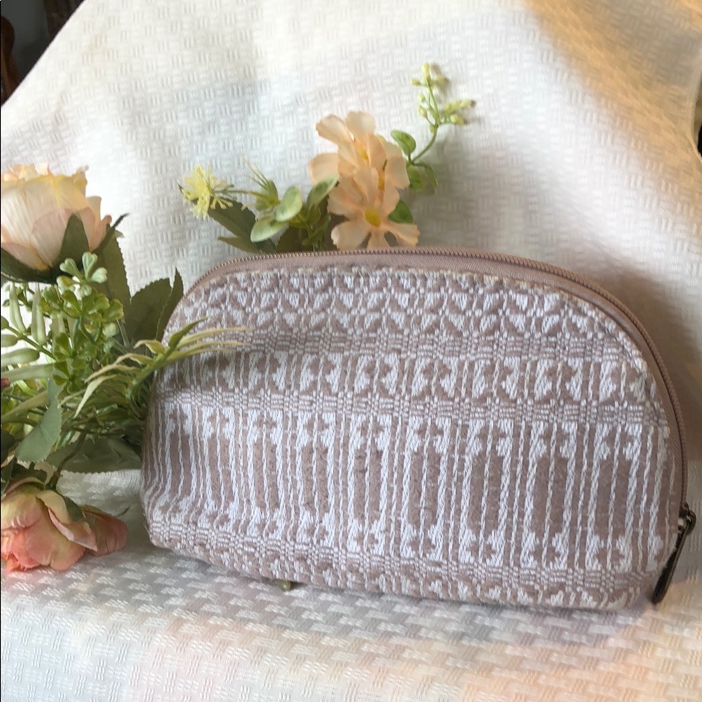 31 bag  cosmetic Elegant Beige Textured Clutch